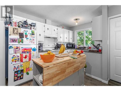 778 Coopland Crescent, Kelowna, BC - Indoor Photo Showing Kitchen