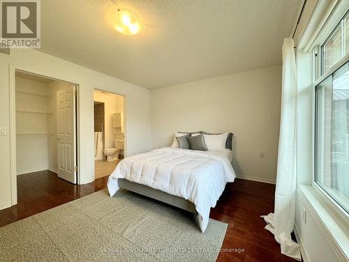 2705 Kingsway Drive, Kitchener, ON - Indoor Photo Showing Bedroom