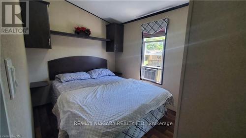 358 - 1501 Line 8 Road, Niagara-On-The-Lake, ON - Indoor Photo Showing Bedroom