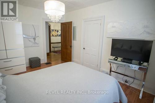 166 Brock Street, Brantford, ON - Indoor Photo Showing Bedroom