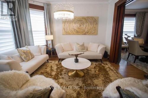 166 Brock Street, Brantford, ON - Indoor Photo Showing Living Room