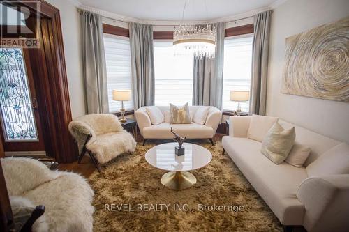 166 Brock Street, Brantford, ON - Indoor Photo Showing Living Room