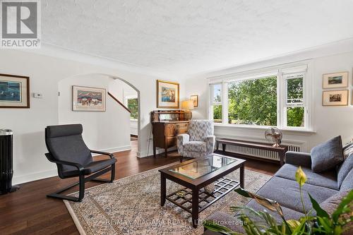 161 Wilton Avenue, Welland, ON - Indoor Photo Showing Living Room