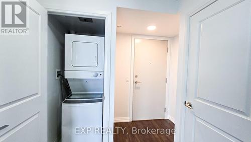 1702 - 30 Meadowglen Place E, Toronto E09, ON - Indoor Photo Showing Laundry Room