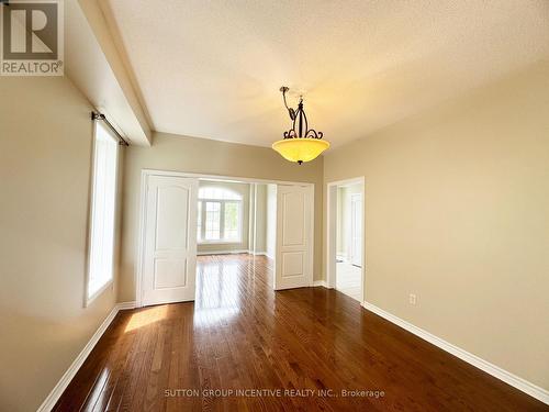 131 Prince William Way, Barrie, ON - Indoor Photo Showing Other Room