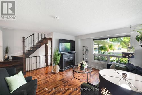 93 Elmvale Avenue, Brampton (Heart Lake West), ON - Indoor Photo Showing Living Room