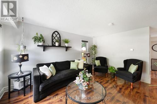 93 Elmvale Avenue, Brampton (Heart Lake West), ON - Indoor Photo Showing Living Room