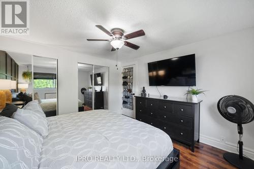 93 Elmvale Avenue, Brampton (Heart Lake West), ON - Indoor Photo Showing Bedroom