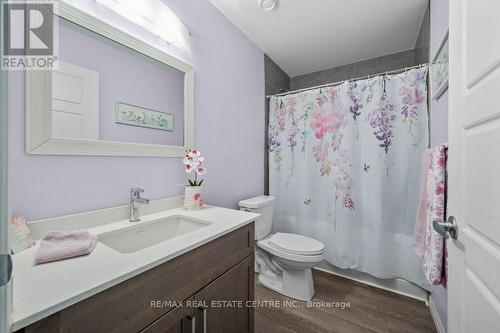 414 - 35 Kingsbury Square, Guelph (Pine Ridge), ON - Indoor Photo Showing Bathroom