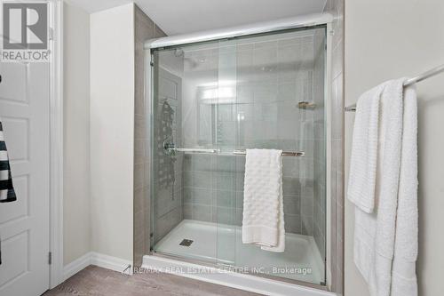 414 - 35 Kingsbury Square, Guelph (Pine Ridge), ON - Indoor Photo Showing Bathroom