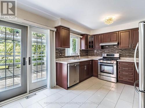 4206 Credit Pointe Drive, Mississauga, ON - Indoor Photo Showing Kitchen