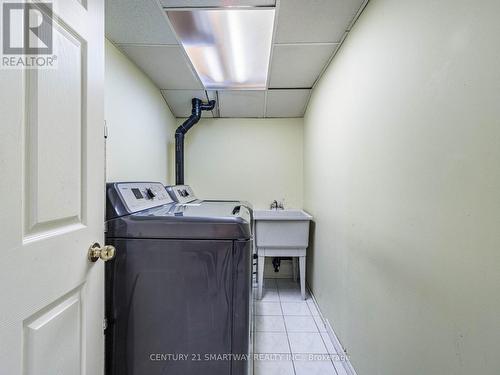 4206 Credit Pointe Drive, Mississauga, ON - Indoor Photo Showing Laundry Room
