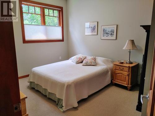 922 Redstone Drive, Rossland, BC - Indoor Photo Showing Bedroom