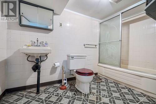 Basement 4 pc bathroom - 30 Webber Avenue, Hamilton, ON - Indoor Photo Showing Bathroom