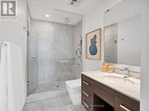 2503 - 488 University Avenue, Toronto, ON - Indoor Photo Showing Bathroom