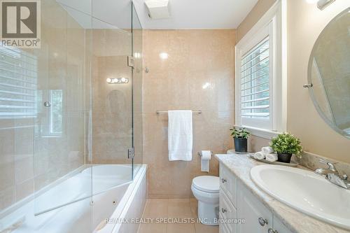 174 Burnhamthorpe Road, Toronto, ON - Indoor Photo Showing Bathroom