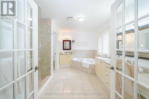 174 Burnhamthorpe Road, Toronto W08, ON - Indoor Photo Showing Bathroom