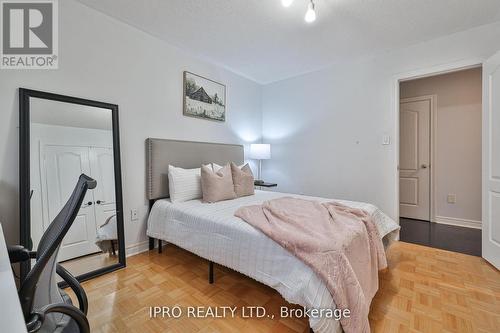 31 Eastbrook Way, Brampton, ON - Indoor Photo Showing Bedroom