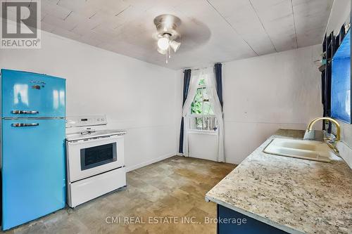 1785 4Th Avenue W, Owen Sound, ON - Indoor Photo Showing Kitchen