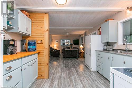 709 Bruce Road 13, Saugeen Indian Reserve 29, ON - Indoor Photo Showing Kitchen