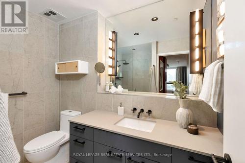 1002 - 41 Dovercourt Road, Toronto, ON - Indoor Photo Showing Bathroom
