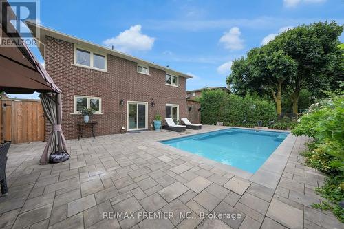 269 Primrose Lane, Newmarket (Bristol-London), ON - Outdoor With In Ground Pool With Exterior