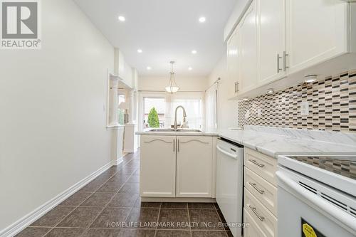 40 Balin Crescent, Brampton, ON - Indoor Photo Showing Kitchen With Double Sink With Upgraded Kitchen