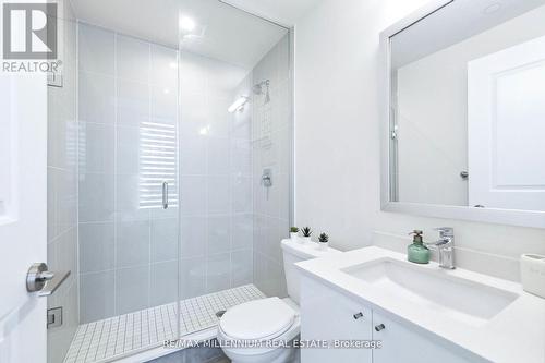 101 - 65 Watergarden Drive, Mississauga, ON - Indoor Photo Showing Bathroom