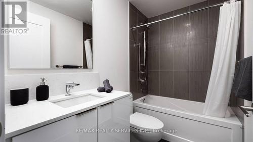 1806 - 28 Freeland Street, Toronto, ON - Indoor Photo Showing Bathroom
