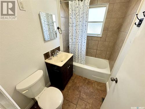 214 3Rd Avenue W, Watrous, SK - Indoor Photo Showing Bathroom