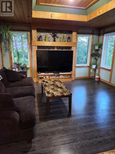 Bell Acreage Se16-6-7-2, Benson Rm No. 35, SK - Indoor Photo Showing Living Room