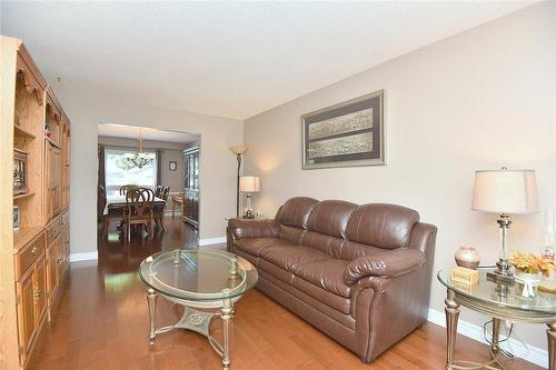 3 Suter Crescent, Dundas, ON - Indoor Photo Showing Living Room