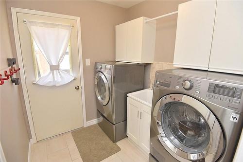 3 Suter Crescent, Dundas, ON - Indoor Photo Showing Laundry Room