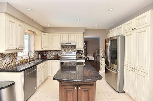 3 Suter Crescent, Dundas, ON - Indoor Photo Showing Kitchen With Double Sink
