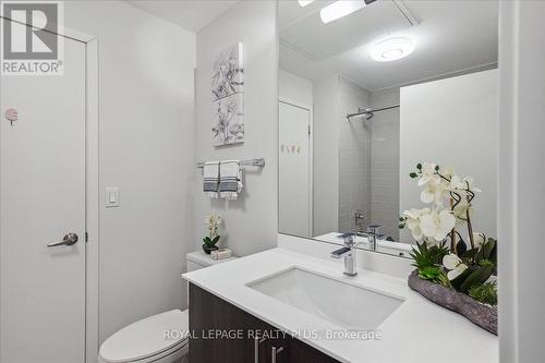 318 - 210 Sabina Drive, Oakville, ON - Indoor Photo Showing Bathroom