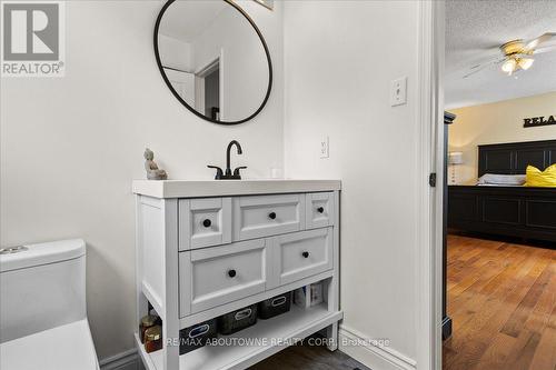 865 Anderson Avenue, Milton (Timberlea), ON - Indoor Photo Showing Bathroom