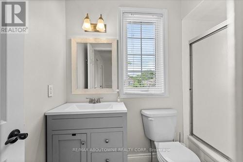 865 Anderson Avenue, Milton (Timberlea), ON - Indoor Photo Showing Bathroom