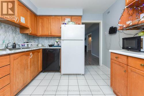 29 Rainforest Drive, Brampton (Sandringham-Wellington), ON - Indoor Photo Showing Kitchen With Double Sink