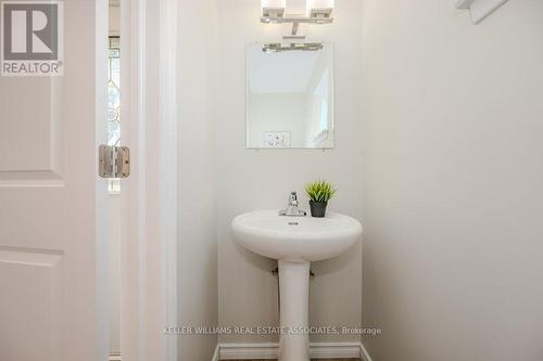 34 Lauderdale Road, Brampton, ON - Indoor Photo Showing Bathroom