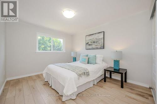 34 Lauderdale Road, Brampton, ON - Indoor Photo Showing Bedroom