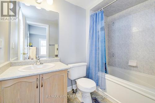 9 Brass Drive, Richmond Hill (Jefferson), ON - Indoor Photo Showing Bathroom