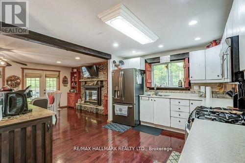 6 Elm Lane, Tiny, ON - Indoor Photo Showing Kitchen