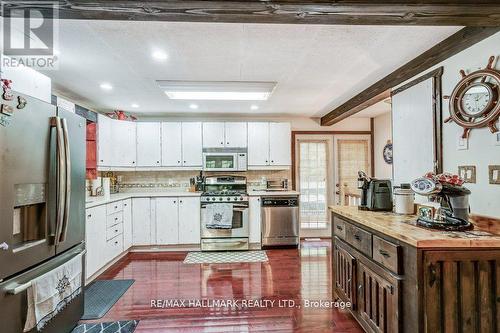 6 Elm Lane, Tiny, ON - Indoor Photo Showing Kitchen