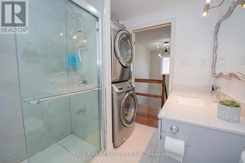 8 Joanne Court, Brampton, ON - Indoor Photo Showing Laundry Room