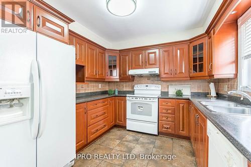 2 Butlers Court, Brampton, ON - Indoor Photo Showing Kitchen With Double Sink