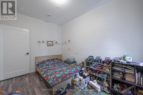 504 English Street, London, ON - Indoor Photo Showing Bedroom