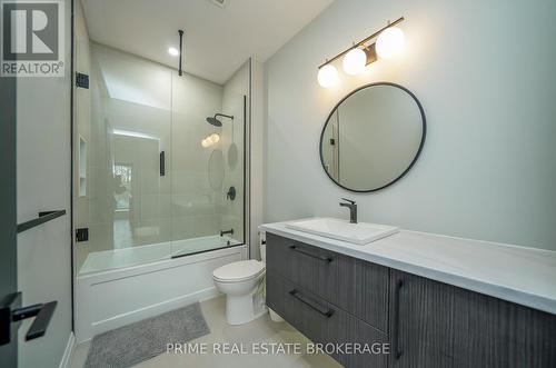 12 Warwick Avenue, Lambton Shores (Grand Bend), ON - Indoor Photo Showing Bathroom