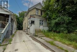 621 DUFFERIN AVENUE  London, ON N5W 3J8