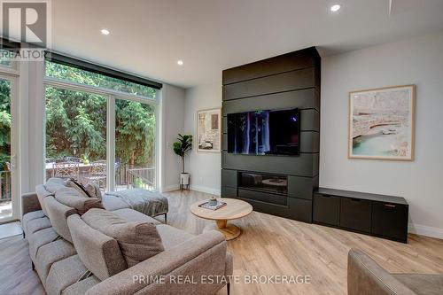 26 Huron Street, Lambton Shores (Grand Bend), ON - Indoor Photo Showing Living Room