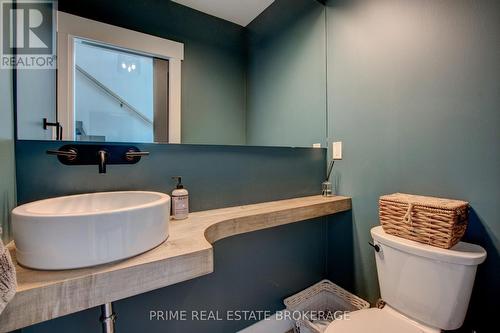 26 Huron Street, Lambton Shores (Grand Bend), ON - Indoor Photo Showing Bathroom